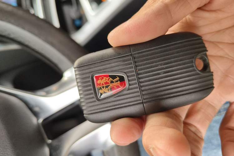 Used Roewe RX5 2019 20T Two-Wheel Drive Automatic 4G Connected Platinum Edition Vehicle Key