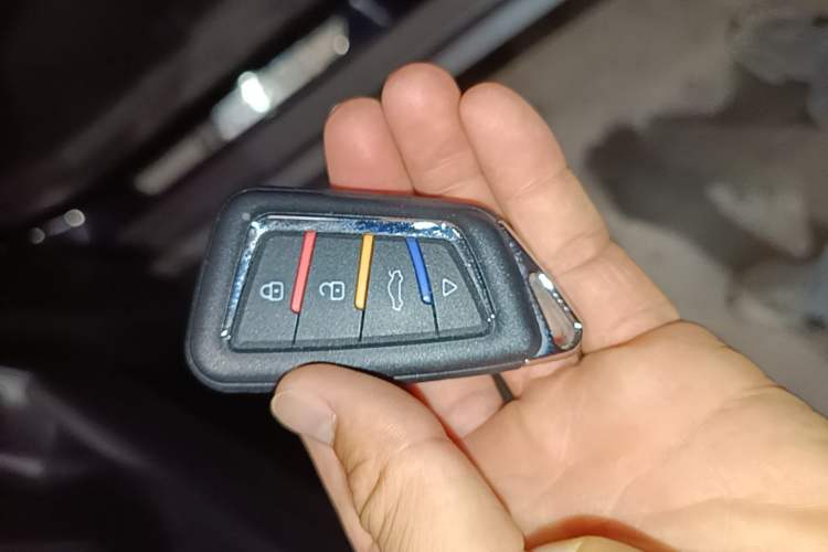 Used Roewe RX5 2019 20T Two-Wheel Drive Automatic 4G Connected Platinum Edition Vehicle Key
