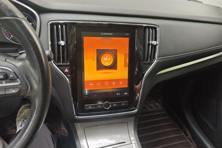 Used Roewe RX5 2019 20T Two-Wheel Drive Automatic 4G Connected Platinum Edition Audio And AC Panel