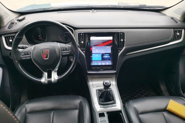 Used Roewe RX5 2019 20T Two-Wheel Drive Manual Ali Smart Network Platinum Edition Center Console