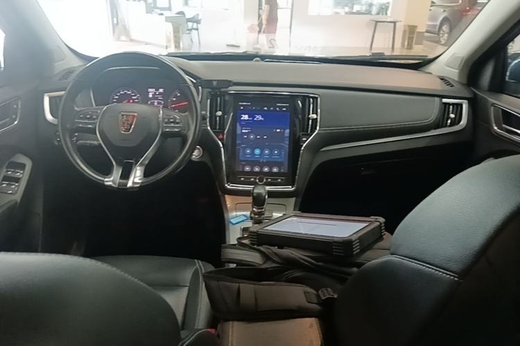 Used Roewe RX5 2019 20T Two-Wheel Drive Automatic Ali Smart Connectivity Platinum Edition Center Console
