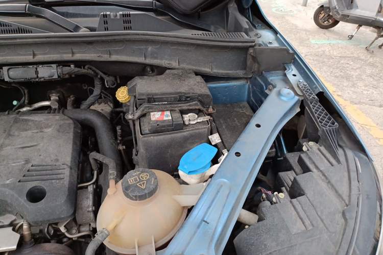 Used Roewe RX5 2019 20T Two-Wheel Drive Automatic 4G Connected Platinum Edition Engine Bay Left