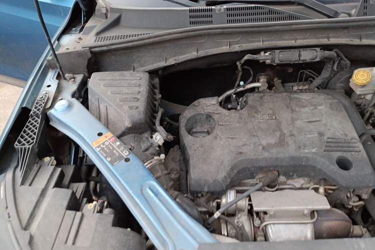 Used Roewe RX5 2019 20T Two-Wheel Drive Automatic 4G Connected Platinum Edition Engine Bay Right