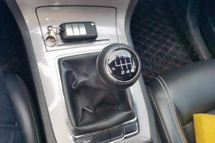 Used Roewe RX5 2019 20T Two-Wheel Drive Manual Ali Smart Network Platinum Edition Gear Lever