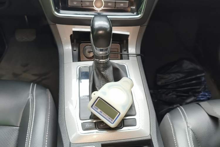 Used Roewe RX5 2019 20T Two-Wheel Drive Automatic 4G Connected Platinum Edition Gear Lever