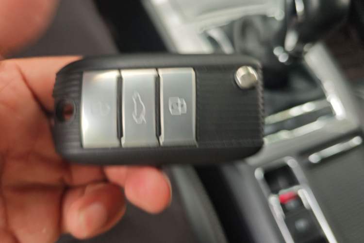 Used Roewe RX5 2019 20T Two-Wheel Drive Automatic 4G Connected Platinum Edition Interior 1