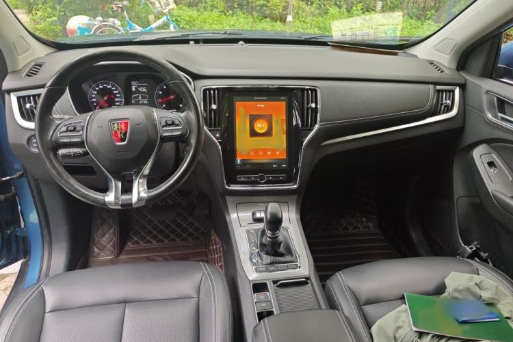 Used Roewe RX5 2019 20T Two-Wheel Drive Automatic 4G Connected Platinum Edition Interior 2