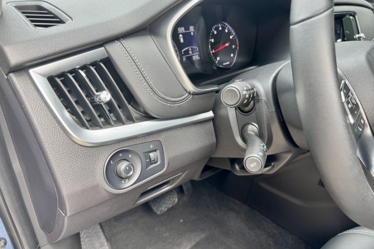 Used Roewe RX5 2019 20T Two-Wheel Drive Automatic Ali Smart Connectivity Platinum Edition Interior 5