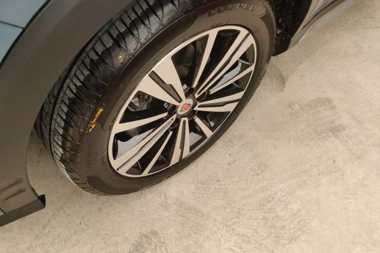 Used Roewe RX5 2019 20T Two-Wheel Drive Automatic Ali Smart Connectivity Platinum Edition Left Front Wheel Hub