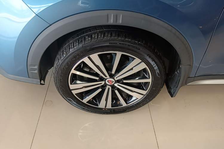 Used Roewe RX5 2019 20T Two-Wheel Drive Automatic Ali Smart Connectivity Platinum Edition Left Front Wheel Hub