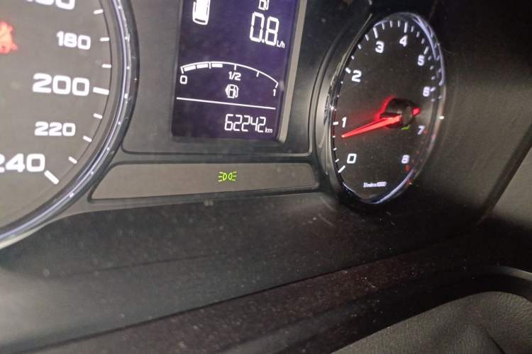 Used Roewe RX5 2019 20T Two-Wheel Drive Manual Ali Smart Network Platinum Edition Odometer Close Up