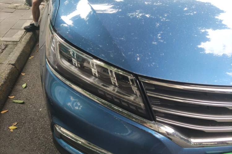 Used Roewe RX5 2019 20T Two-Wheel Drive Automatic 4G Connected Platinum Edition Right Front Headlight