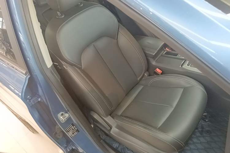 Used Roewe RX5 2019 20T Two-Wheel Drive Automatic Ali Smart Connectivity Platinum Edition Right Front Seat