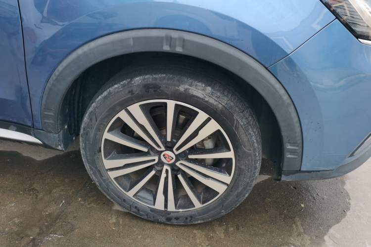 Used Roewe RX5 2019 20T Two-Wheel Drive Manual Ali Smart Network Platinum Edition Right Front Wheel Hub