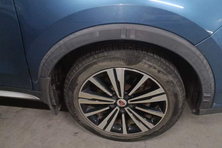Used Roewe RX5 2019 20T Two-Wheel Drive Manual Ali Smart Network Platinum Edition Right Front Wheel Hub
