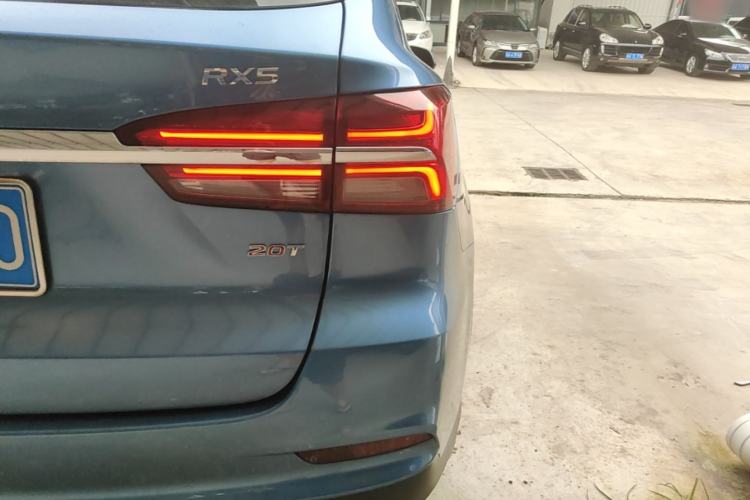 Used Roewe RX5 2019 20T Two-Wheel Drive Automatic Ali Smart Connectivity Platinum Edition Right Rear Taillight