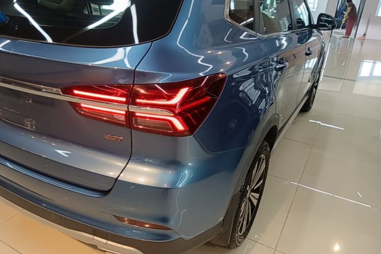 Used Roewe RX5 2019 20T Two-Wheel Drive Automatic Ali Smart Connectivity Platinum Edition Right Rear Taillight