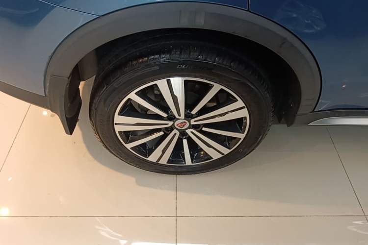 Used Roewe RX5 2019 20T Two-Wheel Drive Automatic Ali Smart Connectivity Platinum Edition Right Rear Wheel Hub