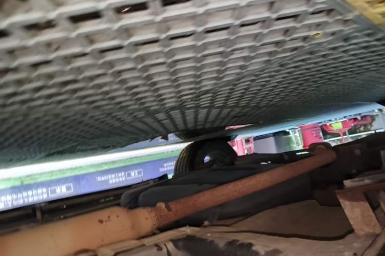 Used Roewe RX5 2019 20T Two-Wheel Drive Automatic 4G Connected Platinum Edition Right Side Sill