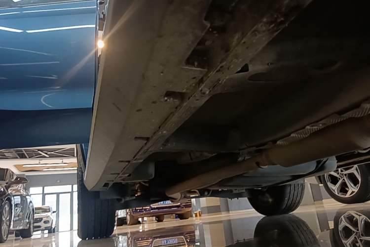 Used Roewe RX5 2019 20T Two-Wheel Drive Automatic Ali Smart Connectivity Platinum Edition Right Side Sill