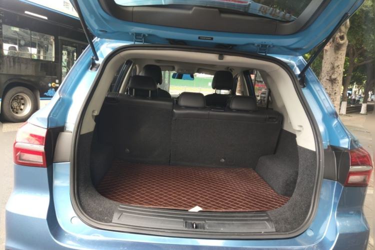 Used Roewe RX5 2019 20T Two-Wheel Drive Automatic 4G Connected Platinum Edition Trunk