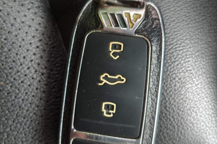 Used Roewe RX5 2019 20T Two-Wheel Drive Automatic 4G Connected Platinum Edition Vehicle Key