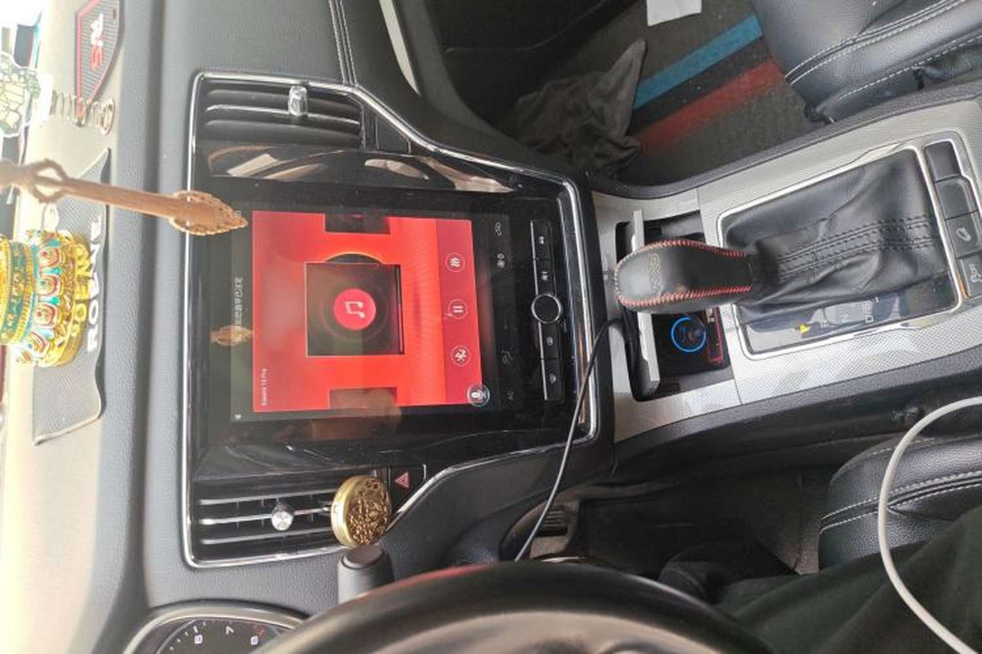 Used Roewe RX5 2019 20T Two-Wheel Drive Automatic 4G Connected Platinum Edition Audio And AC Panel