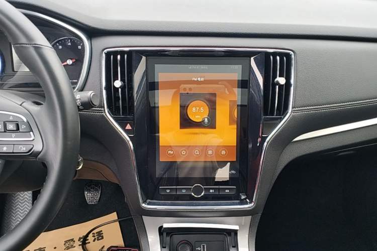 Used Roewe RX5 2019 20T Two-Wheel Drive Manual 4G Connect Platinum Edition Audio And AC Panel