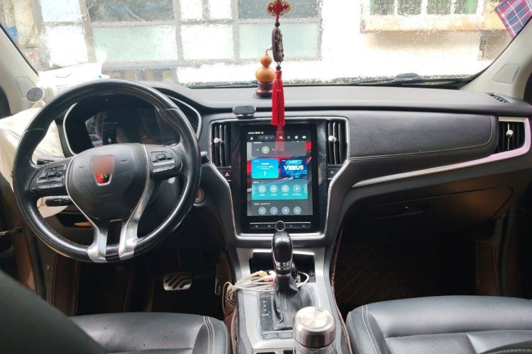 Used Roewe RX5 2019 30T Two-Wheel Drive Automatic Ali SmartConnect Platinum Edition Center Console