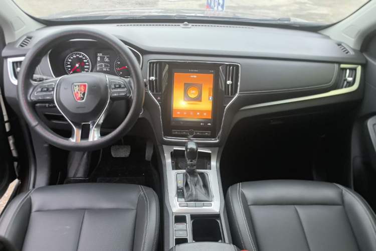 Used Roewe RX5 2019 20T Two-Wheel Drive Automatic 4G Connected Platinum Edition Center Console