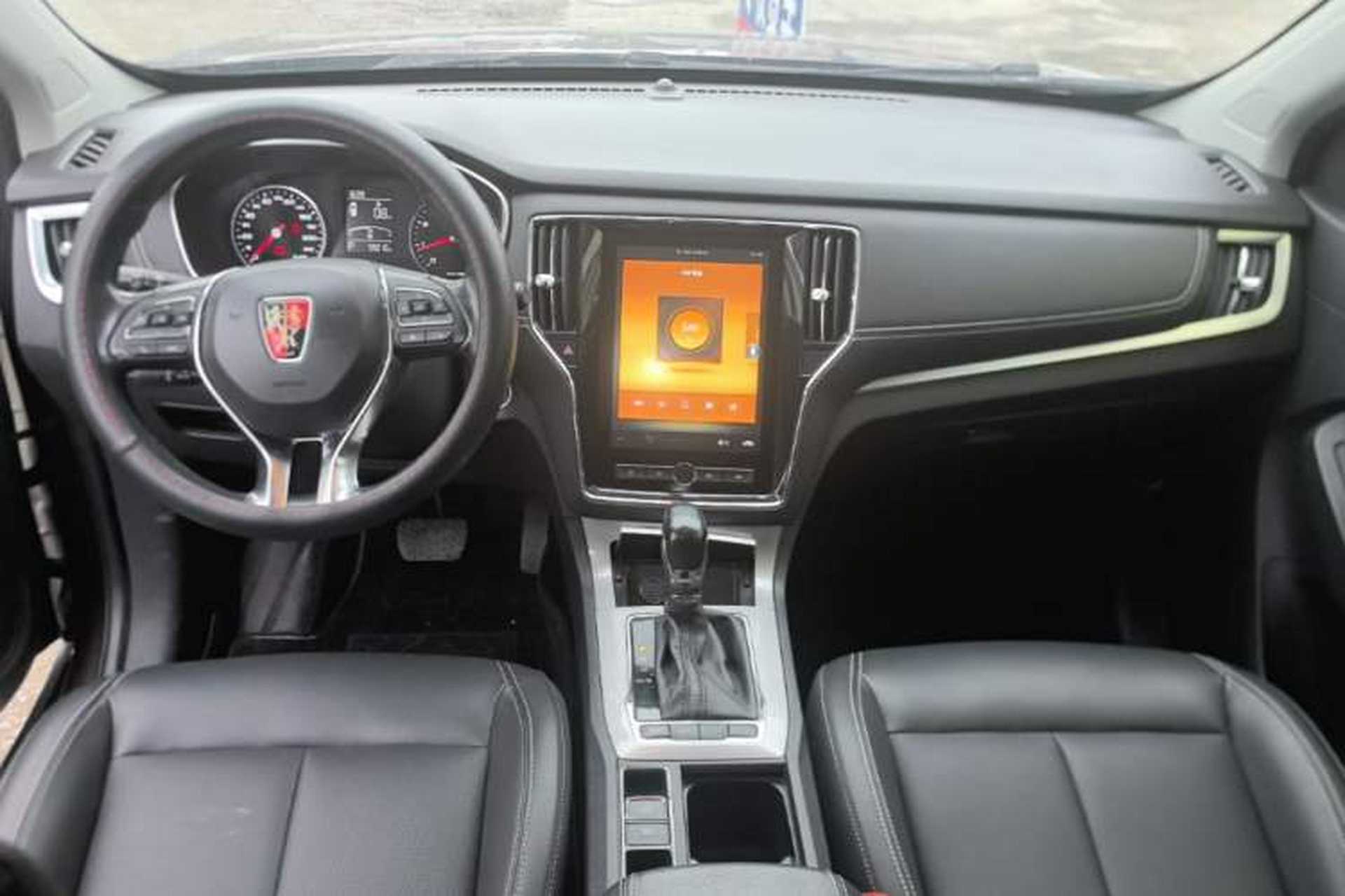 Used Roewe RX5 2019 20T Two-Wheel Drive Automatic 4G Connected Platinum Edition Center Console