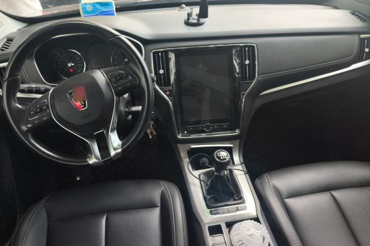 Used Roewe RX5 2019 20T Two-Wheel Drive Manual 4G Connect Platinum Edition Center Console