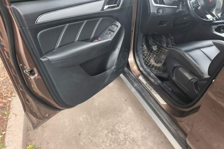 Used Roewe RX5 2019 20T Two-Wheel Drive Manual 4G Connect Platinum Edition Driver Seat