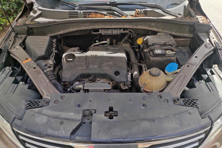 Used Roewe RX5 2019 20T Two-Wheel Drive Automatic 4G Connected Platinum Edition Engine Bay