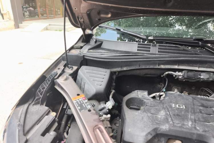 Used Roewe RX5 2019 20T Two-Wheel Drive Manual 4G Connect Platinum Edition Engine Bay Right