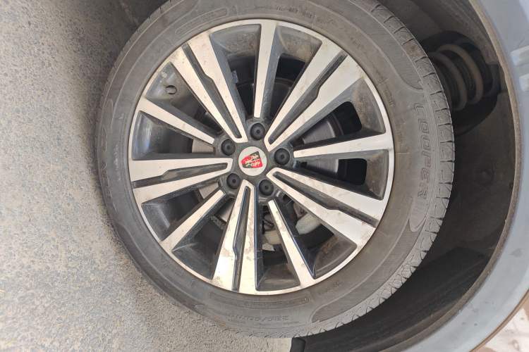Used Roewe RX5 2019 20T Two-Wheel Drive Automatic 4G Connected Platinum Edition Exterior 4