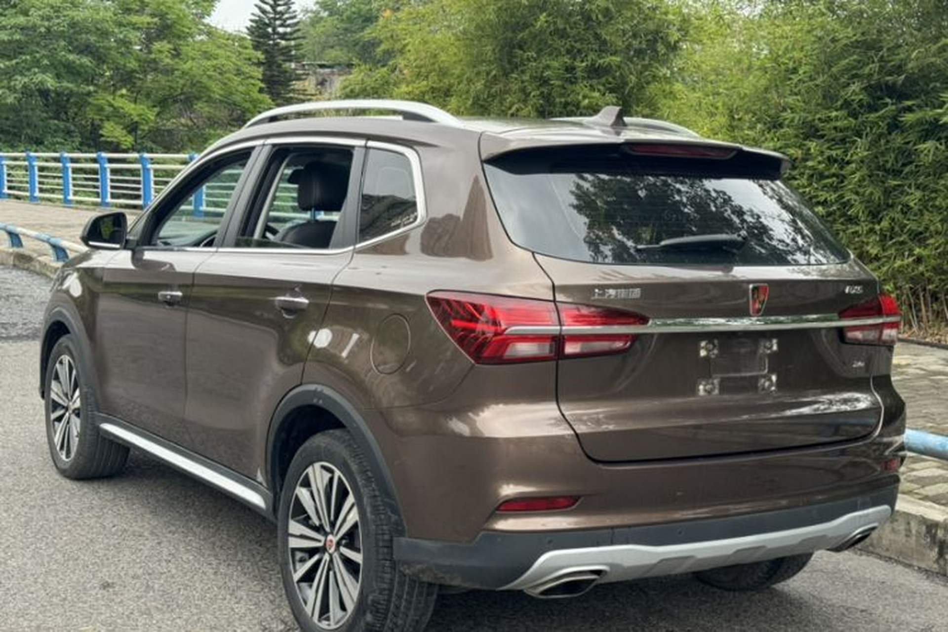 Used Roewe RX5 2019 20T Two-Wheel Drive Automatic Ali Smart Connectivity Platinum Edition Exterior 4