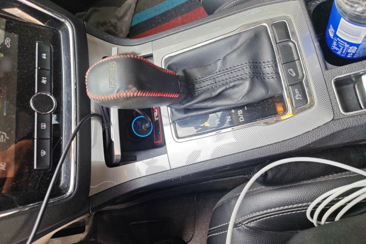 Used Roewe RX5 2019 20T Two-Wheel Drive Automatic 4G Connected Platinum Edition Gear Lever