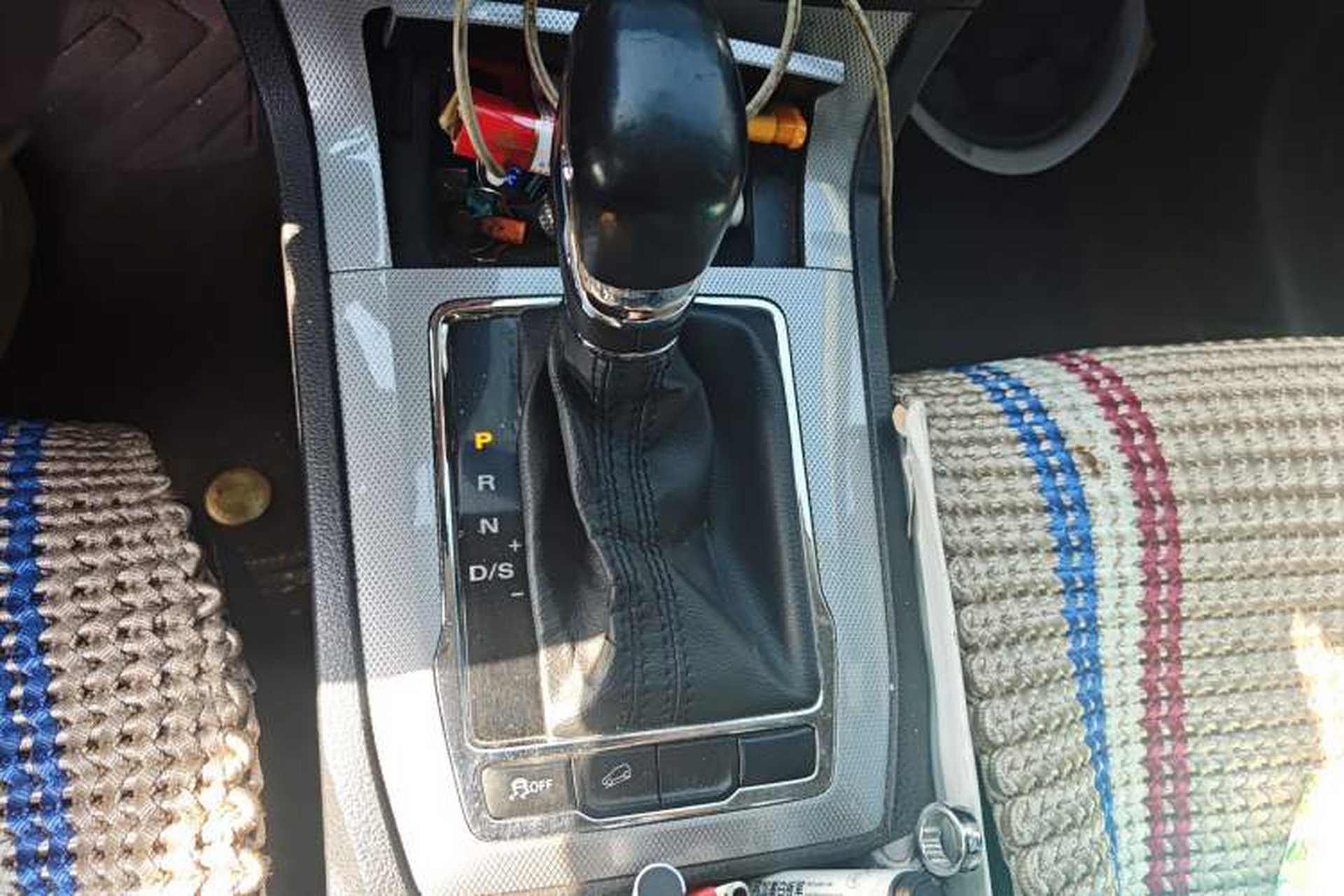 Used Roewe RX5 2019 20T Two-Wheel Drive Automatic 4G Connected Platinum Edition Gear Lever