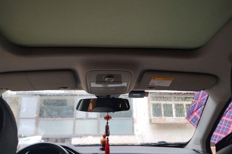 Used Roewe RX5 2019 30T Two-Wheel Drive Automatic Ali SmartConnect Platinum Edition Headliner