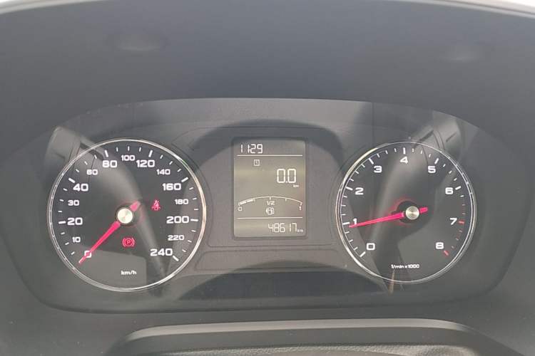 Used Roewe RX5 2019 20T Two-Wheel Drive Manual 4G Connect Platinum Edition Instrument Cluster