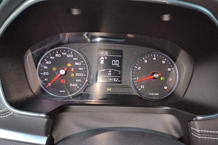 Used Roewe RX5 2019 20T Two-Wheel Drive Automatic 4G Connected Platinum Edition Instrument Cluster