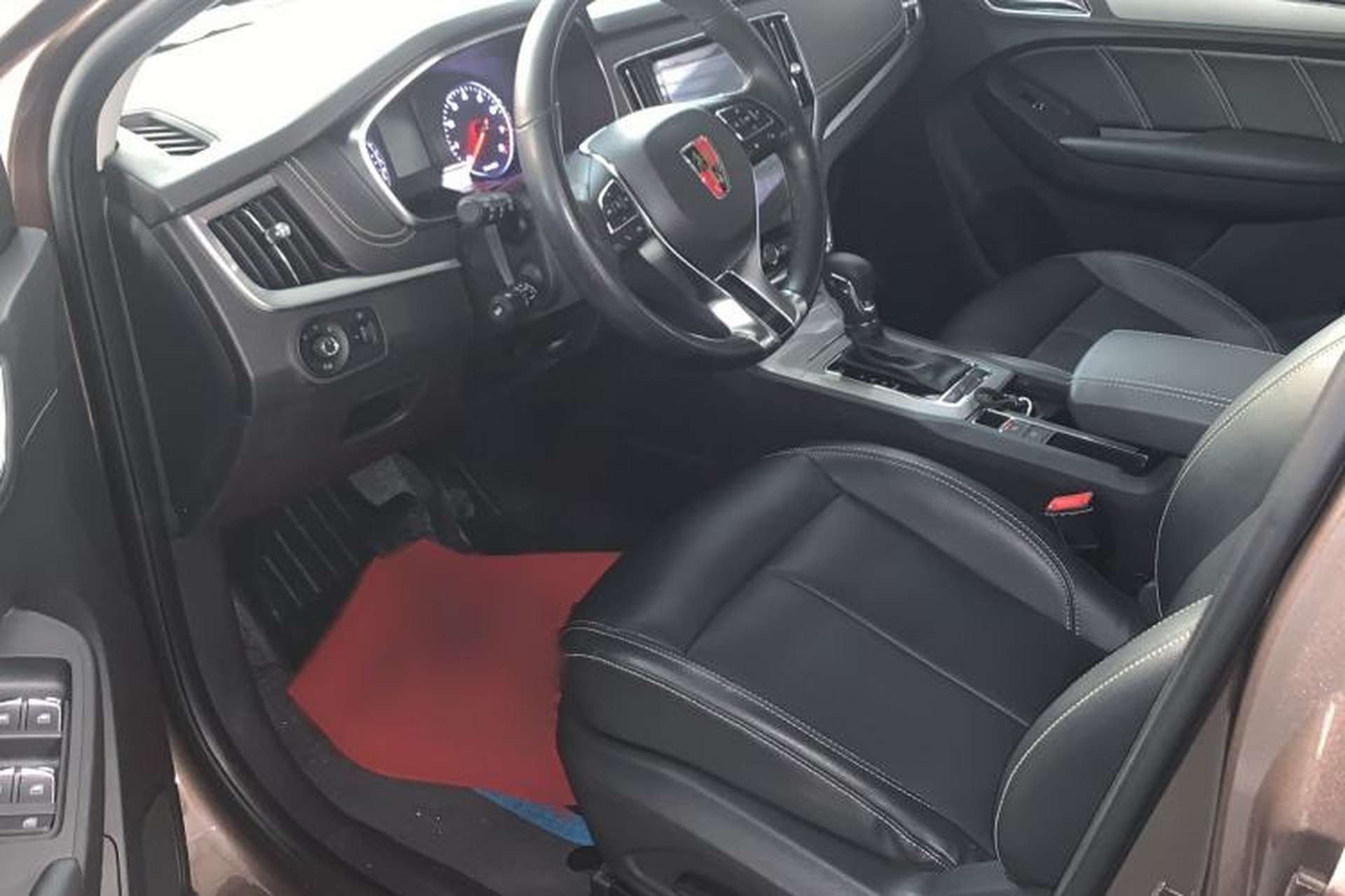 Used Roewe RX5 2019 20T Two-Wheel Drive Automatic 4G Connected Platinum Edition Interior 2