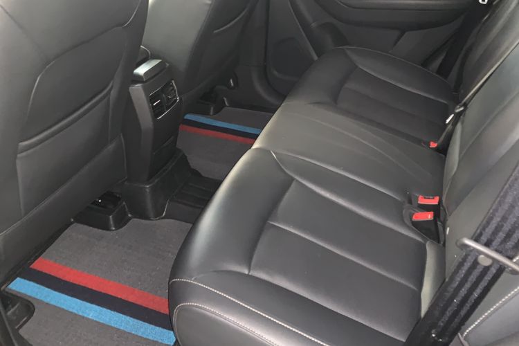 Used Roewe RX5 2019 20T Two-Wheel Drive Automatic 4G Connected Platinum Edition Interior 3
