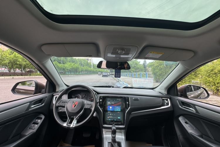 Used Roewe RX5 2019 20T Two-Wheel Drive Automatic Ali Smart Connectivity Platinum Edition Interior 4