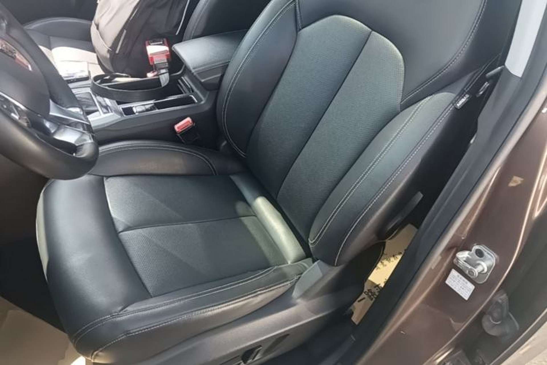 Used Roewe RX5 2019 20T Two-Wheel Drive Automatic Ali Smart Connectivity Platinum Edition Left Front Seat