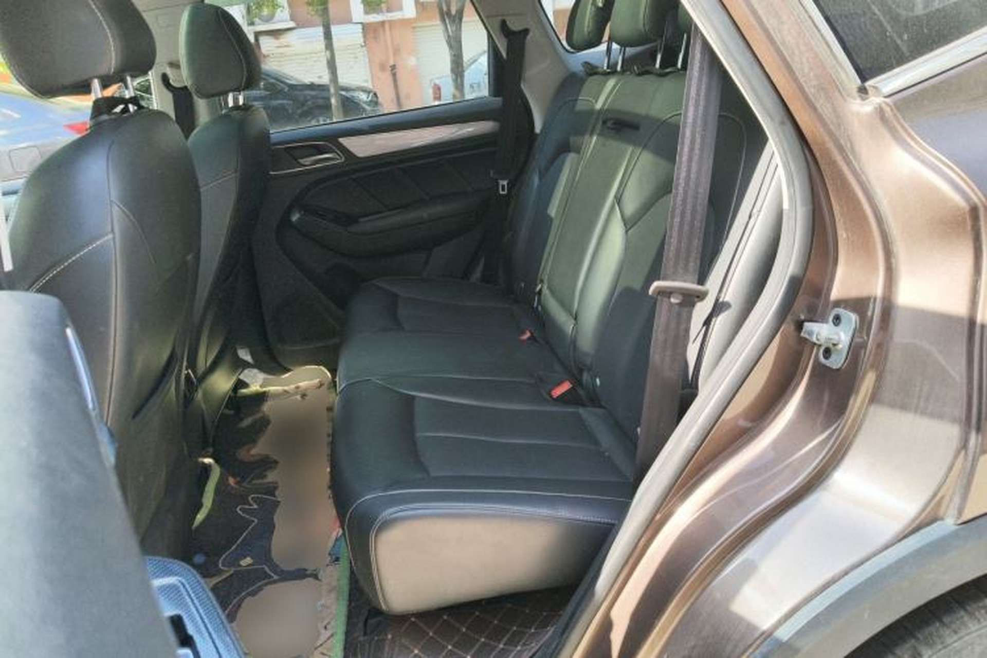 Used Roewe RX5 2019 20T Two-Wheel Drive Automatic Ali Smart Connectivity Platinum Edition Left Rear Seat
