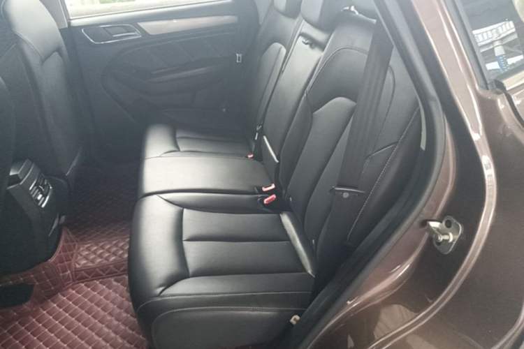 Used Roewe RX5 2019 20T Two-Wheel Drive Manual 4G Connect Platinum Edition Left Rear Seat