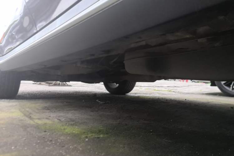 Used Roewe RX5 2019 20T Two-Wheel Drive Automatic 4G Connected Platinum Edition Left Side Sill