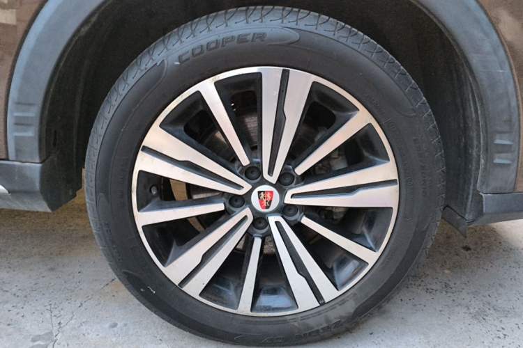 Used Roewe RX5 2019 20T Two-Wheel Drive Automatic 4G Connected Platinum Edition Right Front Wheel Hub